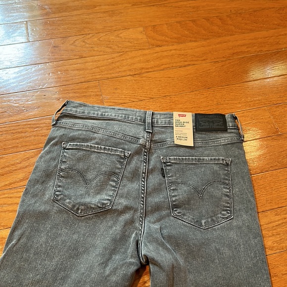 Levi’s 720 High-Rise Super Skinny women’s size 6 gray jeans. New With Tags. - Picture 3 of 7